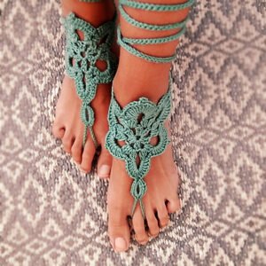 Pies descalzos verdes