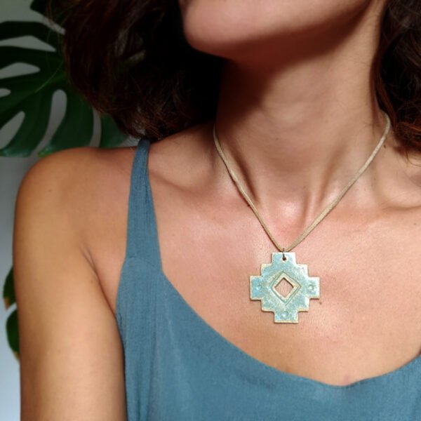 Collar de Cerámica Chakana Andina Rombo - Imagen 2